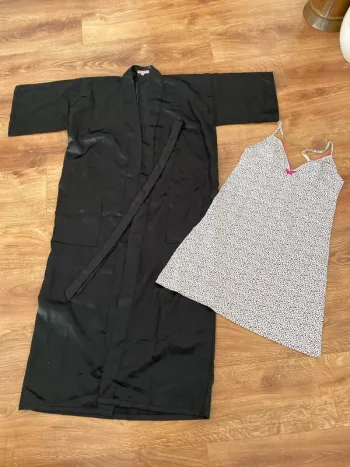 1 nuisette 1 kimono satin taille S