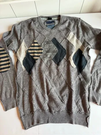 Pull desigual taille S gris en très bon état