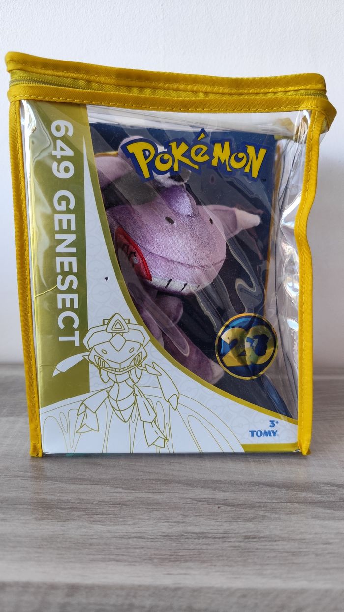 Peluche pokémon 20 ans Genesect 649