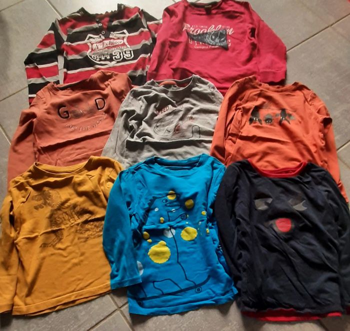 Lot 8 tee shirt ml 5ans