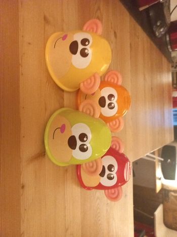 Ensemble de 4 quilles singes colorés