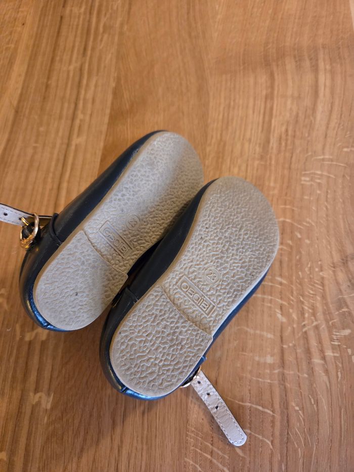 Sandales bleues marine taille 23 - photo numéro 4