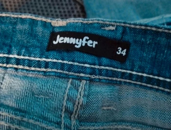 Jeans effet délavé avec troués taille 34 - photo numéro 4