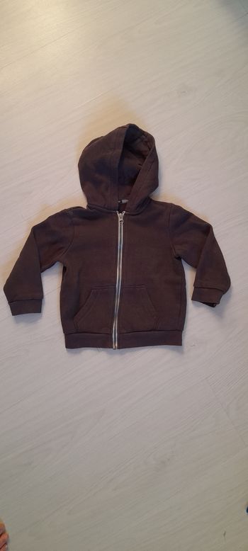 Sweat zippé à capuche T 4 ans