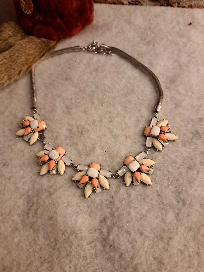 Collier chic strass corail beige et blanc - photo numéro 4