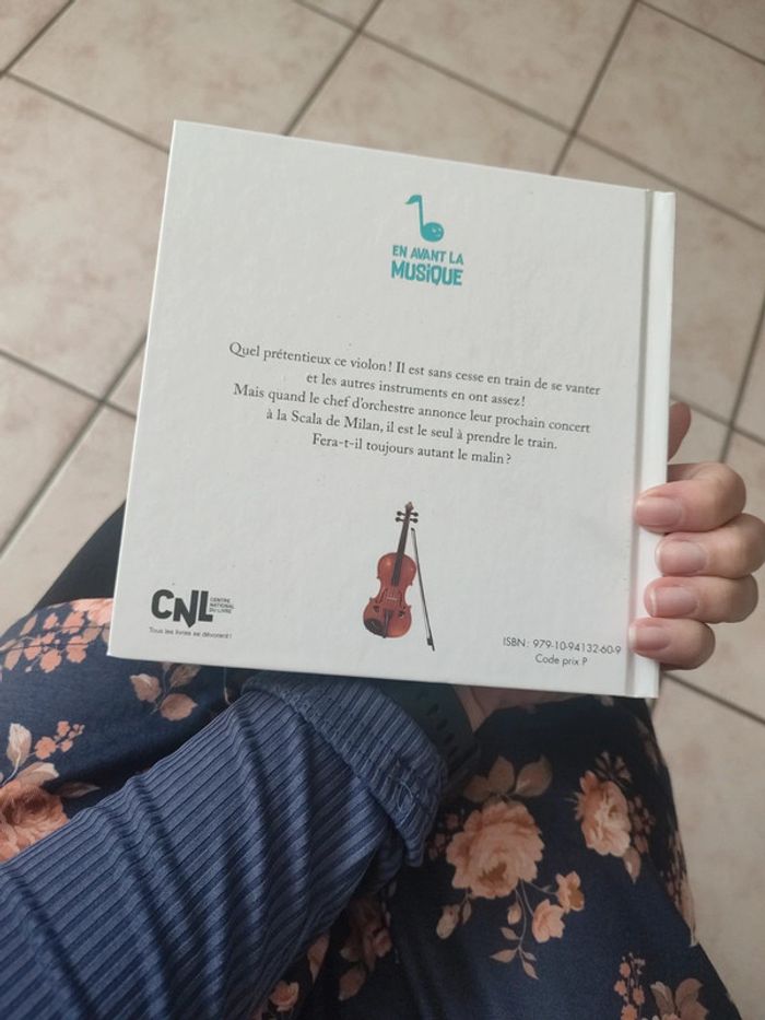 Livre le violon qui fanfaronnait - photo numéro 2