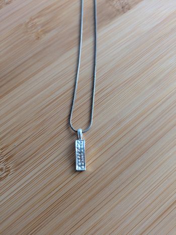 Collier fin avec pendentif
