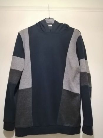 Sweat kiabi tricolore. Taille S.