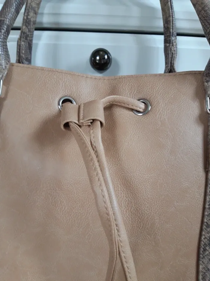 Sac style sac seau porté main et bandoulière - photo numéro 3