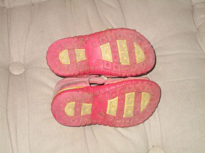 Chaussures nu-pieds taille 23 - photo numéro 2