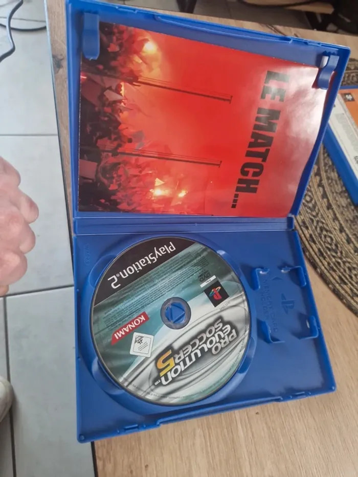 Lot de 4 jeux PlayStation 2 tres bon etat pro évolution soccer - photo numéro 7