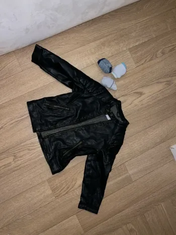Veste en simili cuir chaude 3/4 ans Zara tres bonne etat