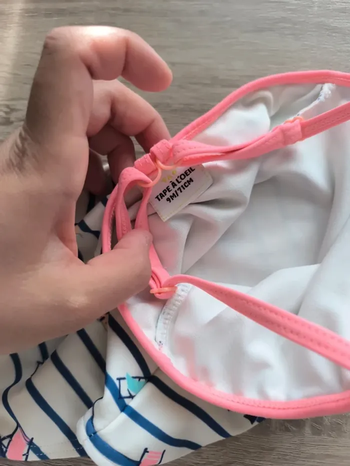 Maillot de bain jamais porté tape à l'oeil 9 mois - photo numéro 3