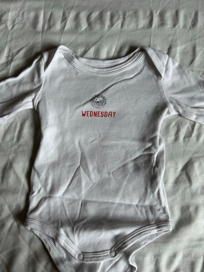 Lot de 6 bodys manche longue, taille 6 mois. - photo numéro 4