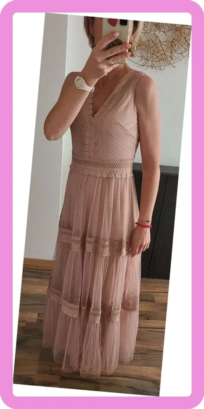 Robe longue en tulle plumetis 🌸 Taille S (36/38) - Neuve avec étiquette - photo numéro 2