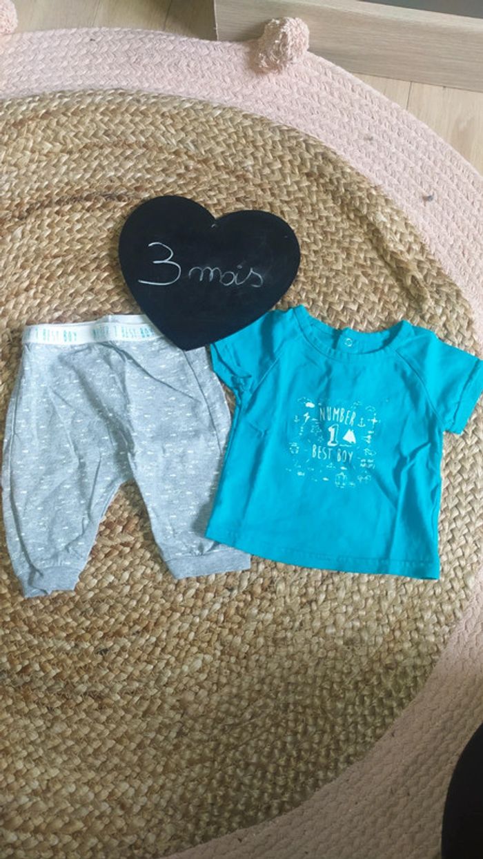 Ensemble garçon , t-shirt et pantalon