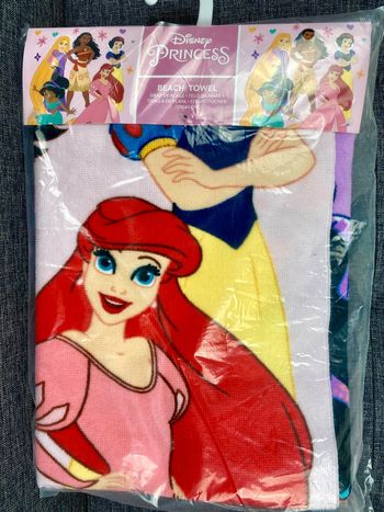 Disney Princesses Serviette de plage douce en microfibre NЕUF (prix normal: 19eur)