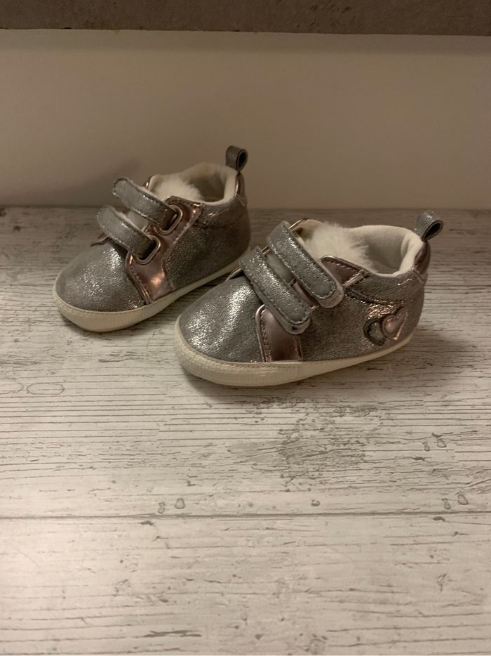 Basket bébé gris paillettes
