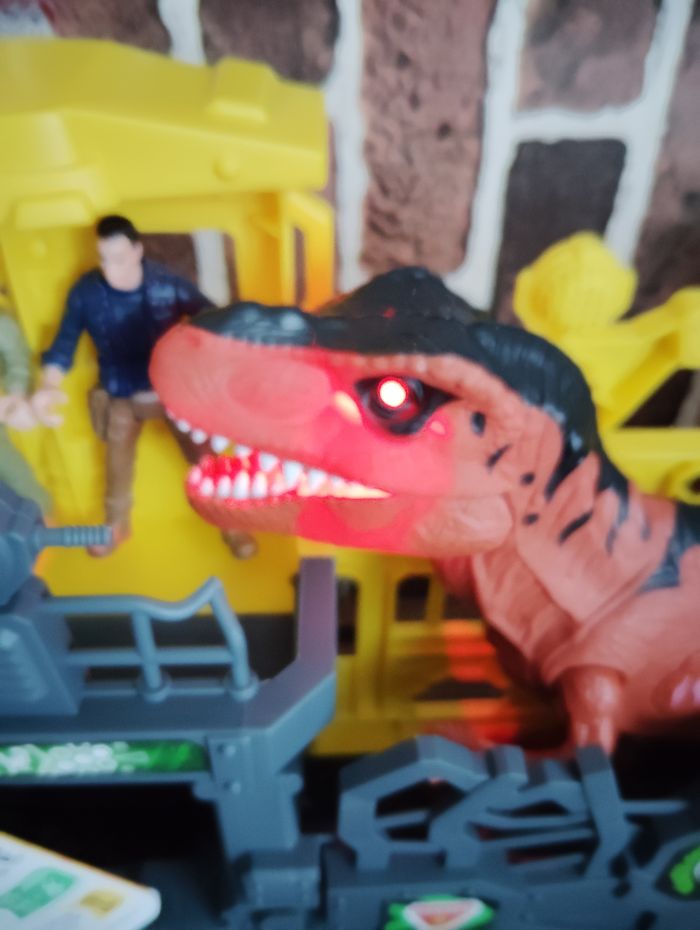 Dinosaure avec enclos Dino valley - photo numéro 6