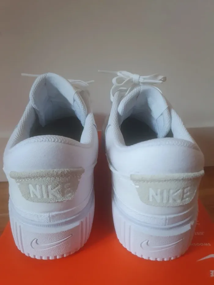 Nike Plateforme Legacy "full white"(42.5) - photo numéro 5