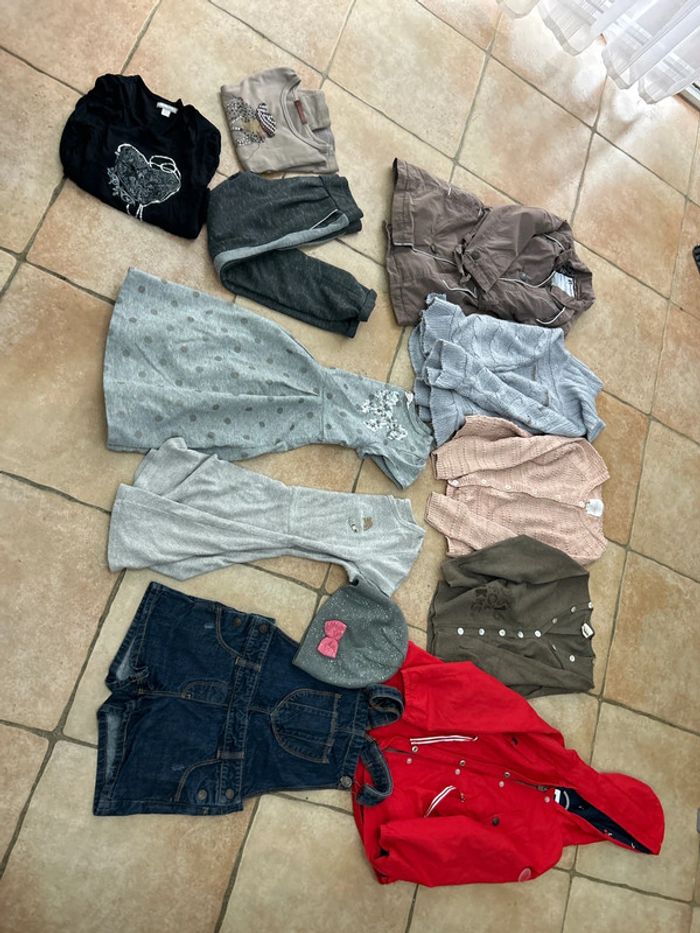 Lot de 12 vêtements en 6 ans