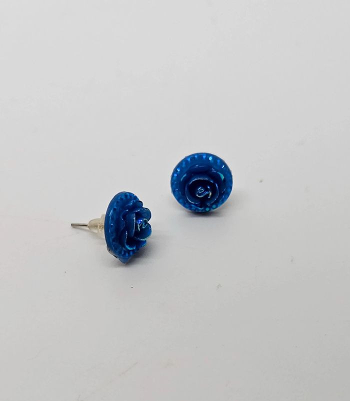 Paire de boucles d'oreilles. Neuve.