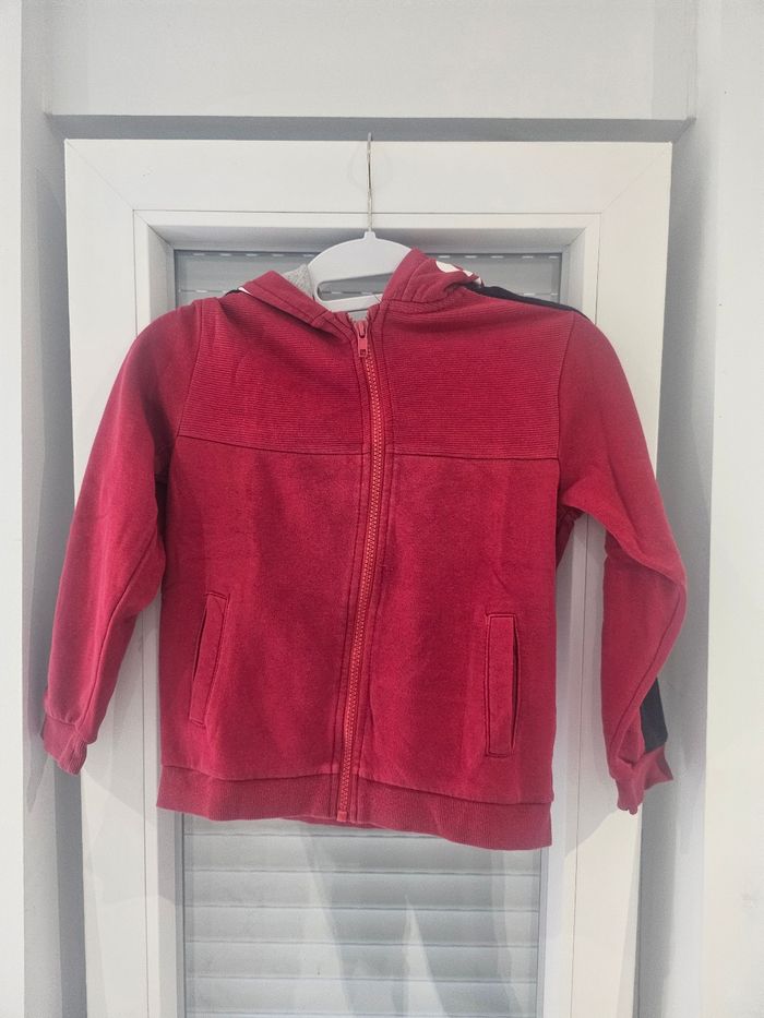 Gillet avec capuche