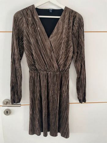 Robe plissée brillante XS Kiabi