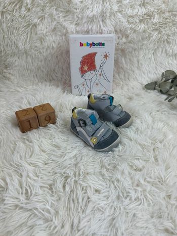 Paire de chaussures Babybotte taille 19