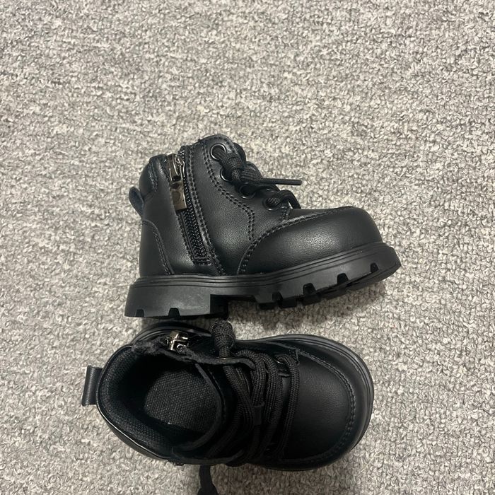 Bottes de bébé en très bon état - photo numéro 2