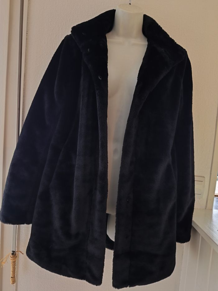 Manteau neuf fausse fourrure - photo numéro 2