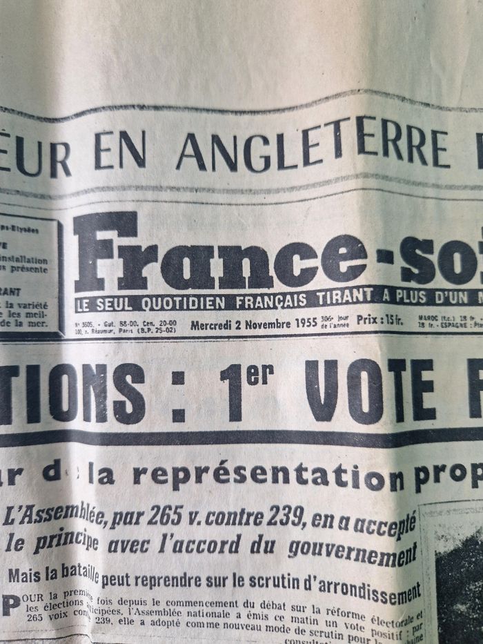 Ancien journal France-soir du 2 novembre 1955 - photo numéro 2