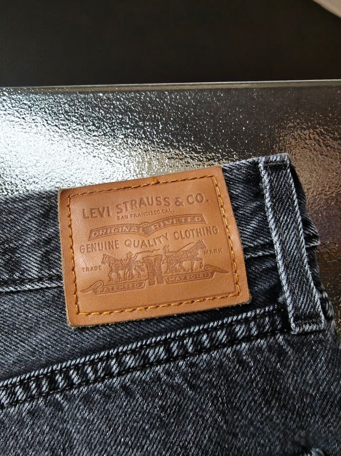 Jupe short Levi's en jeans noir - photo numéro 4