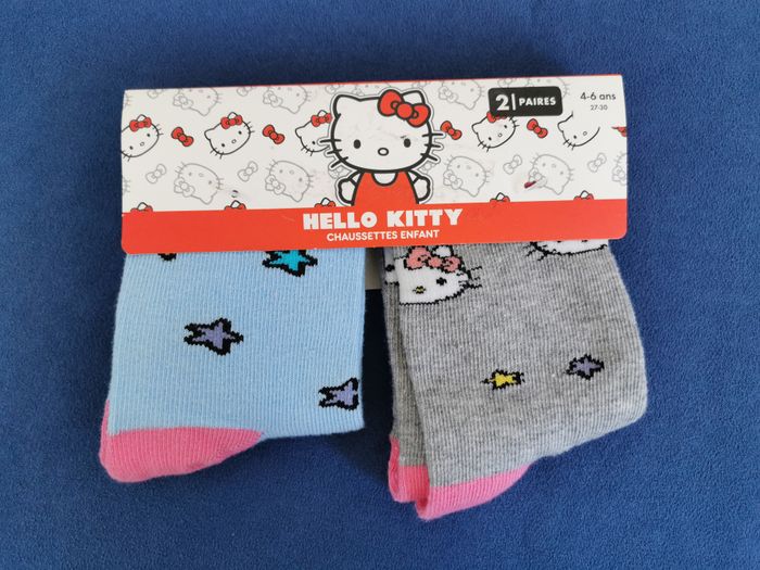 2 paires chaussettes Hello Kitty neuves - 27/30 - 4 à 6 ans