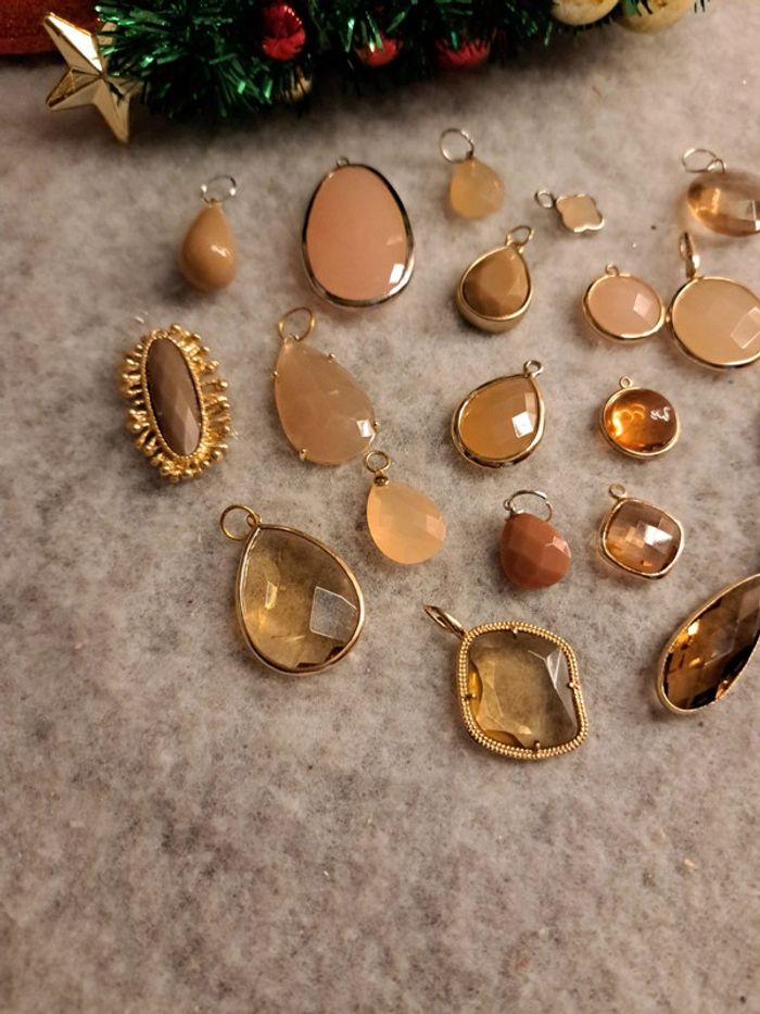 Lot de pendentifs orangé marron clair et beige - photo numéro 10