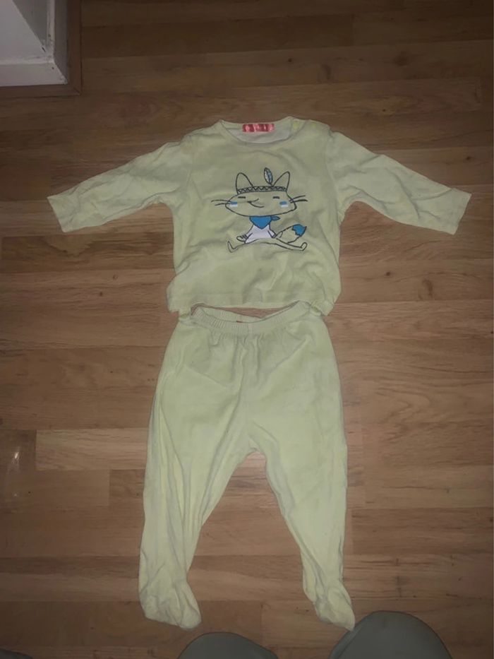 Pyjama deux pièces fille ou garçon 18 mois