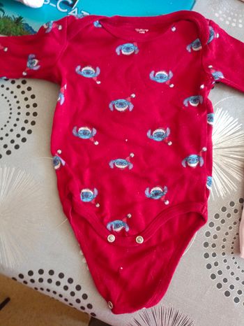 Vend body 6 mois marque Disney