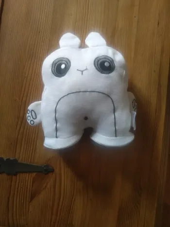 Petite Peluche Blanche A colorier