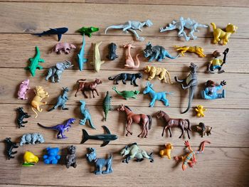 Lot d'une trentaine d'animaux en plastique