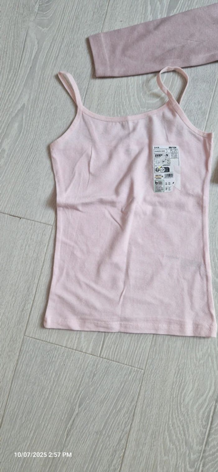 💞 T shirt - 3 ans - Neufs 💞 - photo numéro 2