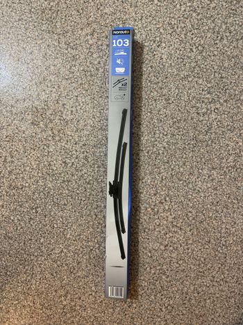 Essuie-glaces, 208 Peugeot