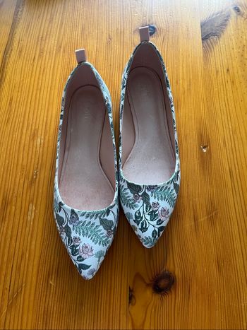 Chaussures  basses fleuries  T39