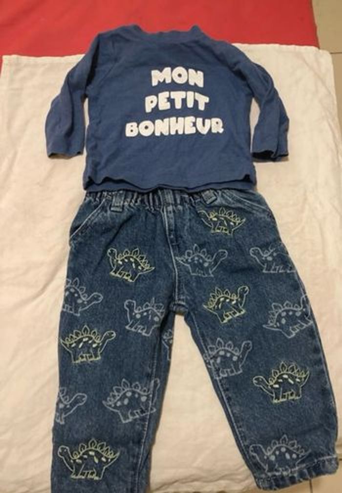 Ensemble pantalon et pull taille 3/6 mois