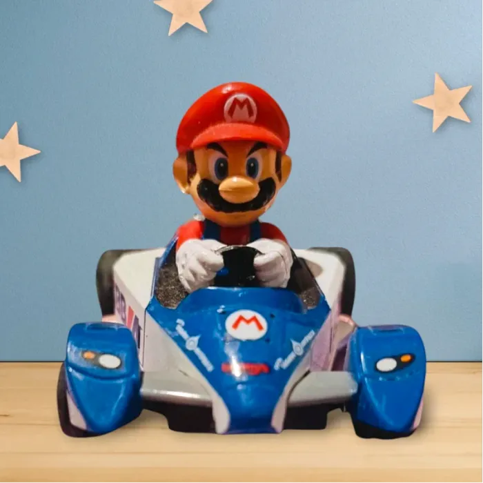 Très belle voiture avec Mario
