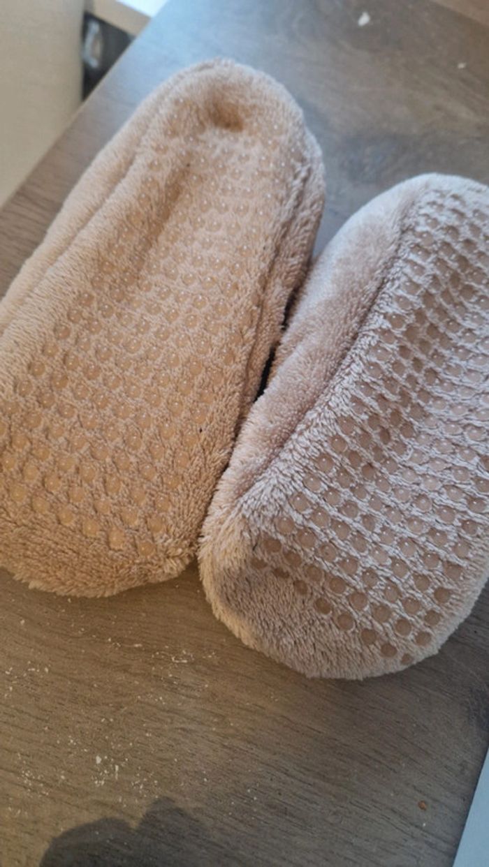 Chaussons neuve taille 24 - photo numéro 2