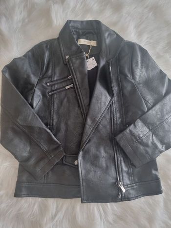 Neuve  (non portée)🏷🩷🌸⚘️ superbe veste simili cuir 8 ans fille 🩷🌸⚘️