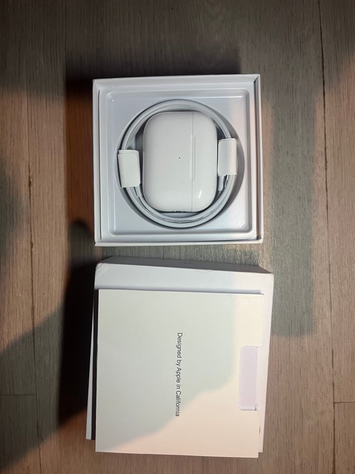 Air Pods Pro 2 avec réduction de bruit - photo numéro 4