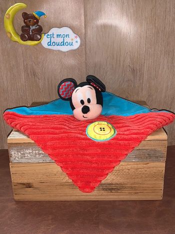 DY358 doudou Mickey disney