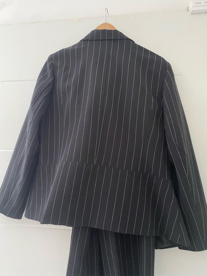 Tailleur - photo numéro 2