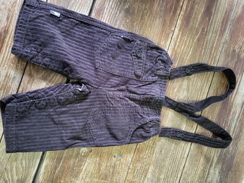 Pantalon et bretelle